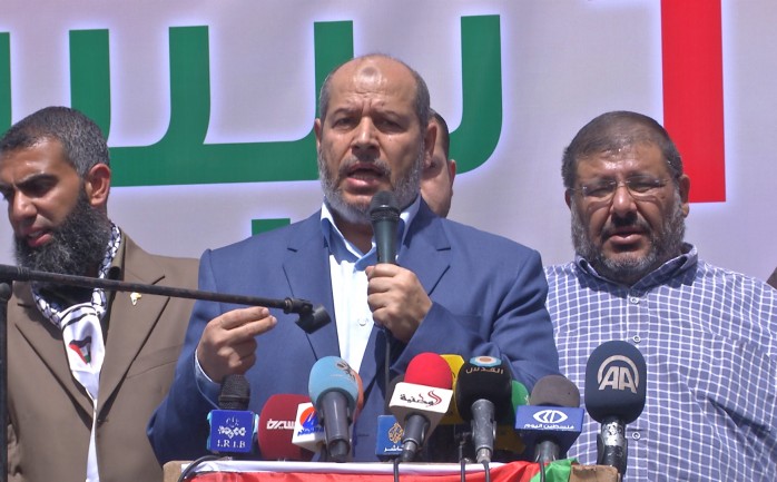 أكد عضو المكتب السياسي لحركة "حماس" خليل الحية، أنه حان الوقت للإفراج عن الأسرى من سجون الاحتلال الإسرائيلي، مشددًا على أن الافراج عنهم قريباً.