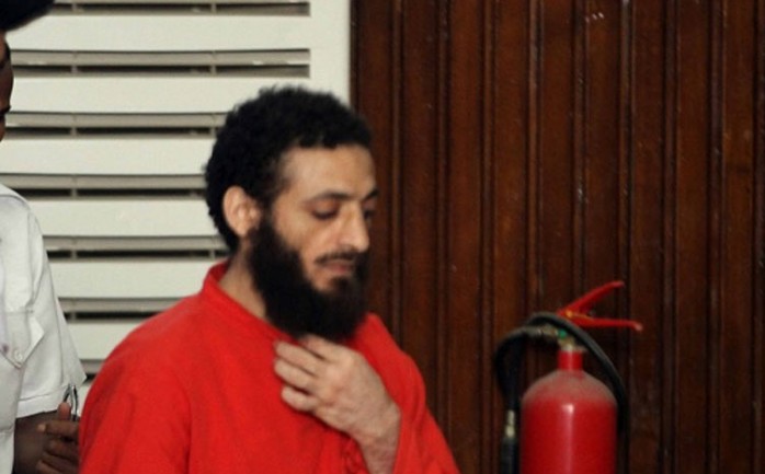 أعدمت السلطات المصرية، فجر الخميس، المتهم في قتل 25 جنديًا مصريًا في سيناء خلال عام 2013 عادل حبارة.

وذكرت صحيفة اليوم السابع أن تنفيذ حكم الإعدام بحق حبارة تم