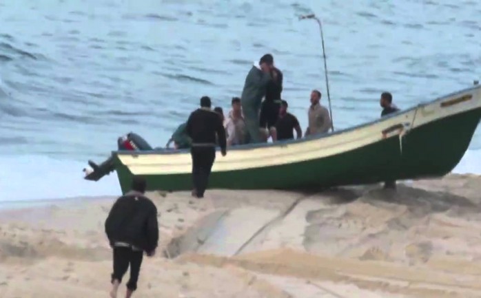 أصيب صيادي فلسطيني مساء الأربعاء، برصاص البحرية المصرية على سواحل قطاع غزة.

وأفاد نقيب الصيادين نزار عياش لـ الوطنية، بإصابة صياد بالصدر من قبل قوات البحرية ال