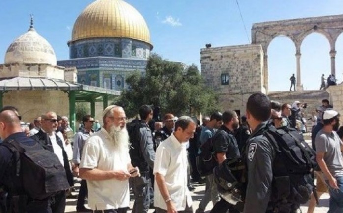 مجموعة من عصابات المستوطنين اليهود تقتحم المسجد الأقصى من جهة باب المغاربة بحراسات معززة ومشددة وبدعم من شرطة الاحتلال الخاصة.