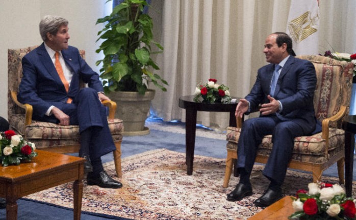 
يصل وزير الخارجية الأميركي جون كيري إلى القاهرة اليوم الأربعاء في زيارة لمصر يلتقي خلالها الرئيس المصري عبد الفتاح السيسي.


وقال المتحد
