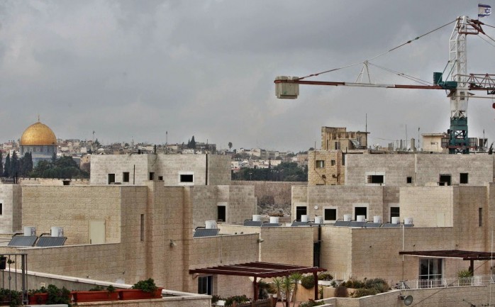 صادقت لجنة التنظيم والبناء الإسرائيلية بمدينة القدس المحتلة اليوم الأربعاء، بالاجماع على خطة لإقامة 18 وحدة استيطانية جديدة&nbsp;لعائلات &quot;يهودية&quot; في حي جبل المكبر شرق 