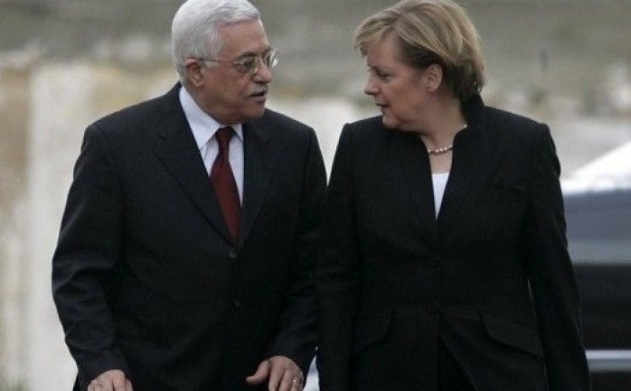 قدم الرئيس محمود عباس الليلة الماضية، تعازي للمستشارة الألمانية أنجيلا ميركل بالضحايا الذي سقطوا في عملية إطلاق النار بمدينة ميونخ، جنوب ألمانيا.
