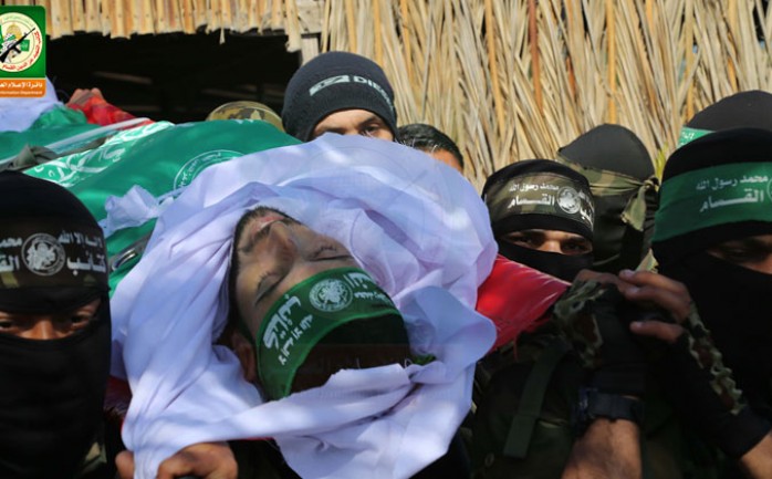 زفت كتائب &quot;القسام&quot; الجناح العسكري لحركة &quot;حماس&quot; مساء الأحد، أحد أبنائها الشهيد القسامي عبد الله موسى زعرب &quot;27 عامًا&quot; من منطقة المواصي بمحافظة خانيونس جنوب قطاع غز