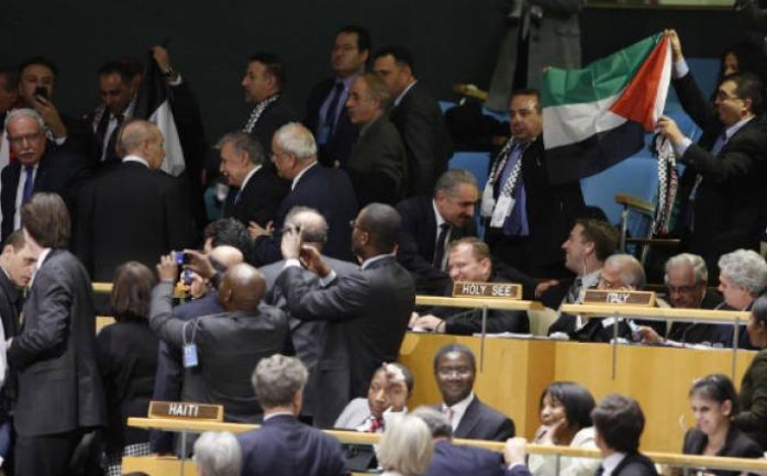 اعتمدت الجمعية العامة للأمم المتحدة مساء الاثنين، بأغلبية ساحقة مشروع قرار بعنوان "حق الشعب الفلسطيني في تقرير المصير" وكانت نتيجة التصويت 177 دولة لصالح القرار.

ويعيد القرار تأكيد حق الشع