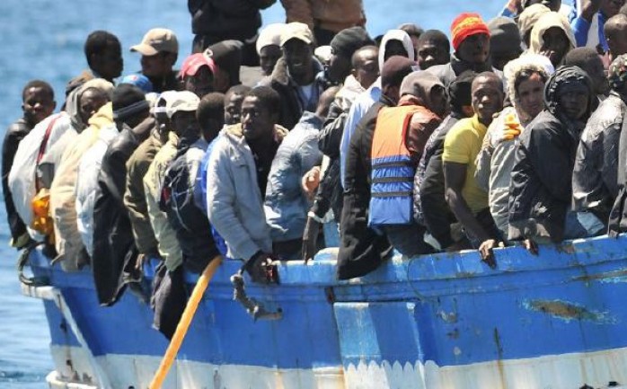 لقي&nbsp; قرابة 500 مهاجر أفريقي حتفهم بعد غرق القارب الذي يقلهم في البحر المتوسط&nbsp; أثناء رحلة عبور من مدينة طبرق في ليبيا إلى أيطاليا.

وأعربت المتحدثة باسم مفوضية شؤون اللاجئين بالأمم ا