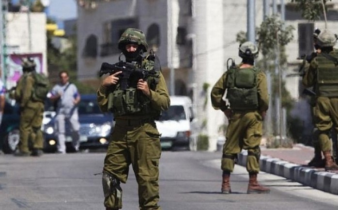 شنت قوات الاحتلال الإسرائيلي اليوم الأحد، حملة اعتقالات ومداهمات واسعة طالت مدن متفرقة من الضفة الغربية.

وذك