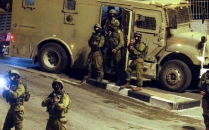وزعت قوات الاحتلال الإسرائيلي في ساعة متأخرة من الليلة الماضية، بيانا هددت فيه المواطنين ببلدة الخضر جنوب بيت لحم، كما استولت على تسجيلات كاميرات مراقبة في مناطق عدة من المحافظة.