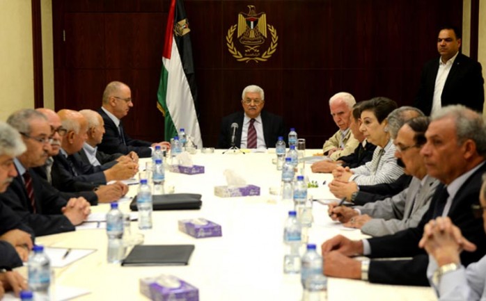 قررت اللجنة التنفيذية لمنظمة التحرير الفلسطينية البدء الفوري في تنفيذ قرارات المجلس المركزي، الخاصة بتحديد العلاقات السياسية والاقتصادية والأمنية مع الاحتلال الإسرائيلي.