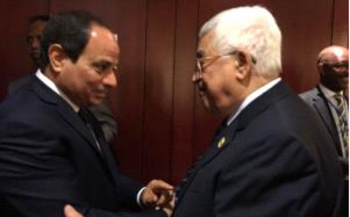 التقى الرئيس محمود عباس، اليوم الإثنين، الرئيس المصري عبد الفتاح السيسي، على هامش أعمال القمة الثامنة والعشرين للاتحاد الإفريقي في العاصمة الاثيوبية أديس أبابا.

