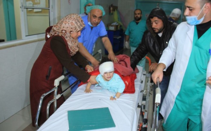 نجح الوفد الطبي القطري المتواجد بقطاع غزة بالشراكة مع أطباء فلسطينيين في وزارة الصحة من اجراء أولى عمليات زراعة القوقعة لطفلة كانت تعاني من اعاقة في السمع منذ الولادة.


