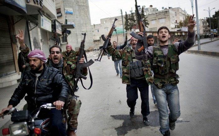أعلنت مصادر في الجيش السوري الحر أمس، بدء اقتحام مدينة الباب في ريف حلب الشرقي، شمالي سوريا، بالتزامن مع قصف تركي مركز على مواقع تنظيم &quot;داعش&quot; في المدينة.

