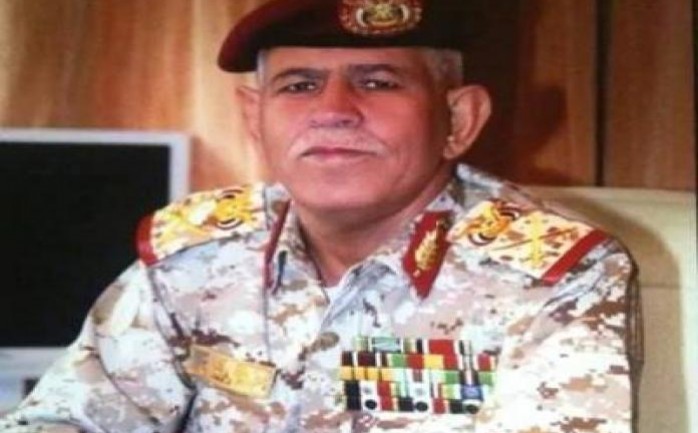 نجا قائد المنطقة العسكرية الأولى في اليمن، اللواء الركن عبدالرحمن عبدالله الحليلي، اليوم من عملية اغتيال، استهدفت موكبه بمنطقة القطن بحضرموت.

وقالت المنطقة العسكرية، في تصريحات صحافية إن" 