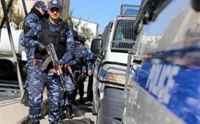 اعتقلت شرطة محافظة جنين اليوم الثلاثاء، عشرة مطلوبين للعدالة وصادرت مركبة غير قانونية في المحافظة.

وو