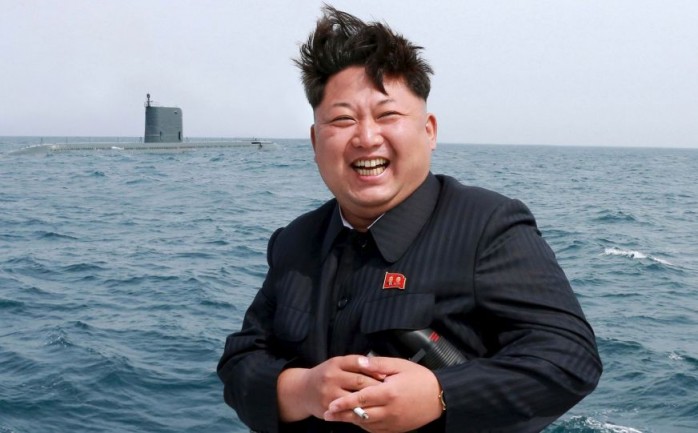 مجدداً عاد زعيم كوريا الشمالية، كيم جونغ أون، لإثارة المزيد من السخرية حول تصريحاته وتصرفاته التي تهتم وسائل الإعلام بنقلها على نطاق واسع.

