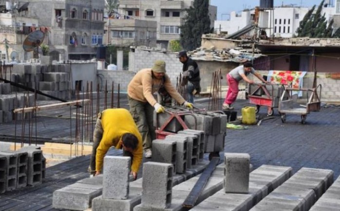 طالبت الأطر العمالية، الاتحاد العام لنقابات عمال فلسطين الوقوف إلى جانب العمال بتقديم الدعم ووقف كافة التجاوزات بحقهم، في ظل غياب قانون العمل الفلسطيني.


