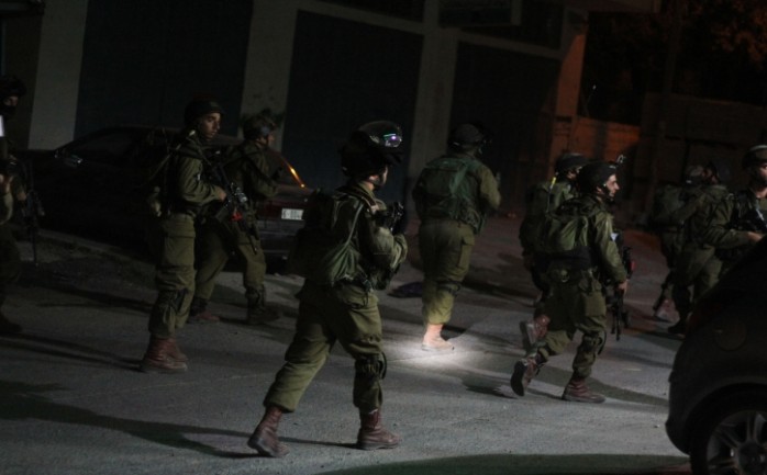 شنت قوات الاحتلال الاسرائيلي يوم الأربعاء حملة اعتقالات واسعة بحق المواطنين في عدد من مدن ومحافظات الخليل وبيت لحم وطولكرم.

