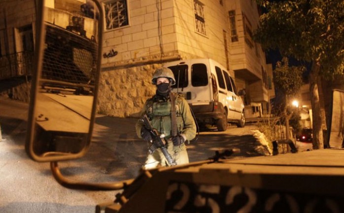 كشفت الإذاعة الإسرائيلية عن اعتقال خمسة شبان فلسطينيين من سكان قرية نعالين غربي رام الله بزعم إطلاقهم النار على قوة من جيش الاحتلال قرب القرية قبل حوالي أسبوع.

