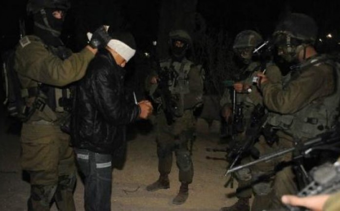 اعتقلت قوات الاحتلال الإسرائيلي، فجر الاربعاء، نحو 20 مواطنا بينهم أطفال، خلال إقتحام قرية العيسوية شمال شرق القدس المحتلة.

