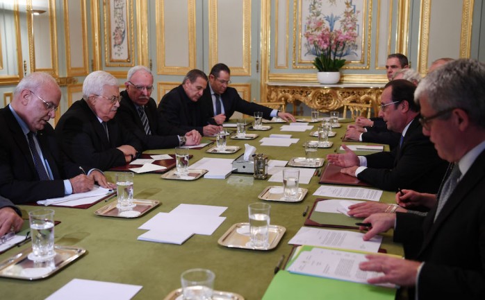  

عقد الرئيس محمود عباس مساء الخميس، جلسة مباحثات مع نظيره الفرنسي فرنسوا أولاند، في قصر الاليزيه بالعاصمة الفرنسية باريس.