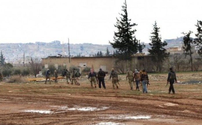 قال الجيش التركي إنه على وشك السيطرة على مدينة الباب وانتزاعها من ما يسمى بتنظيم الدولة الإسلامية.

وأضاف الجيش التركي في بيان إن مدفعيته &quot;دكت 70 هدفا لداعش شمل مخابئ ومواضع أسلحة وأن مق