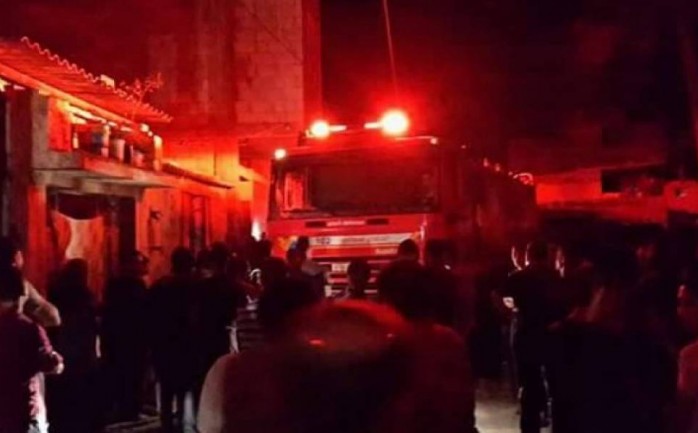 اصيب 3 مواطنين بينهم طفلتين بجراح وصفت بالمتوسطة مساء الاثنين، إثر اندلاع حريق في منزل يعود لعائلة &quot;أبو الهدى&quot; في حي الشجاعية شرق مدينة غزة.

وأكد المتحدث باسم الدفاع المدني رائد ال