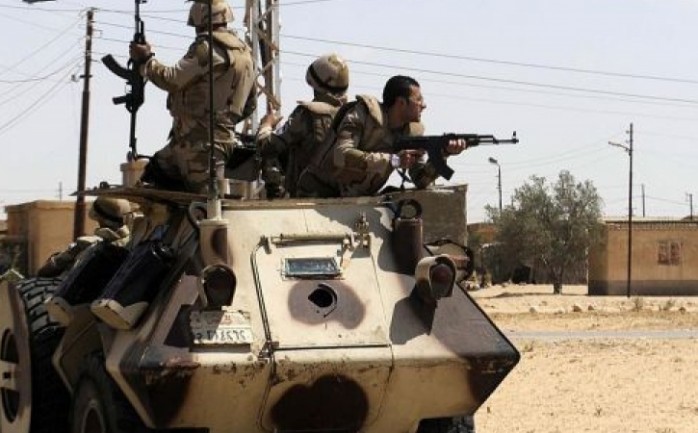 قتلى 9 جنود في الجيش المصري على الأقل، اليوم الجمعة، في هجوم بقذائف الهاون والرصاص على حاجز أمني في شمال سيناء حيث تخوض قوات الأمن حربا شرسة ضد الفرع المصري لتنظيم الدولة الاسلامية "داعش"، حس