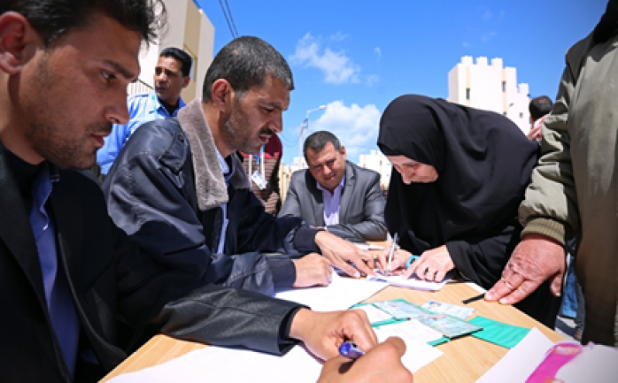 اعلنت وكالة غوث وتشغيل اللاجئين "الأونروا" عن انتهائها من تسليم المرحلة الثالثة لمشروع إعادة الإسكان للاجئين الفلسطينيين في رفح جنوب غزة.

 وأوضحت الأونروا في بيان وصل "الوطنيـة" نسخة عنه ا