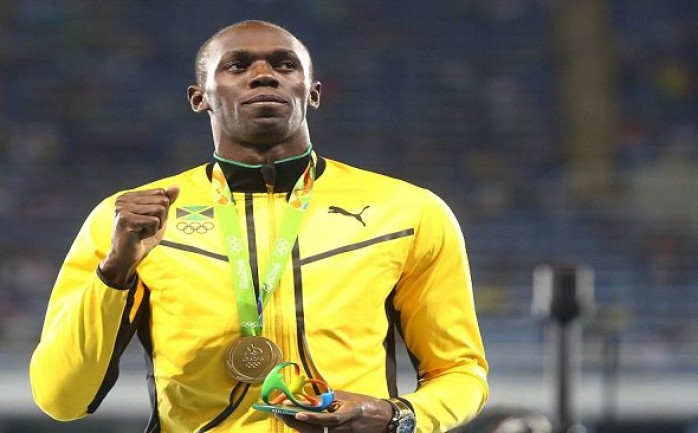 توج العداء الجامايكي يوسين بولت بذهبية سباق 200 متر ضمن منافسات دورة الألعاب الأولمبية المقامة حاليا بالمدينة البرازيلية &quot;ريو دي جانيرو&quot;.

وقطع بولت (29عاما) مسافة السباق في 19.78 ث