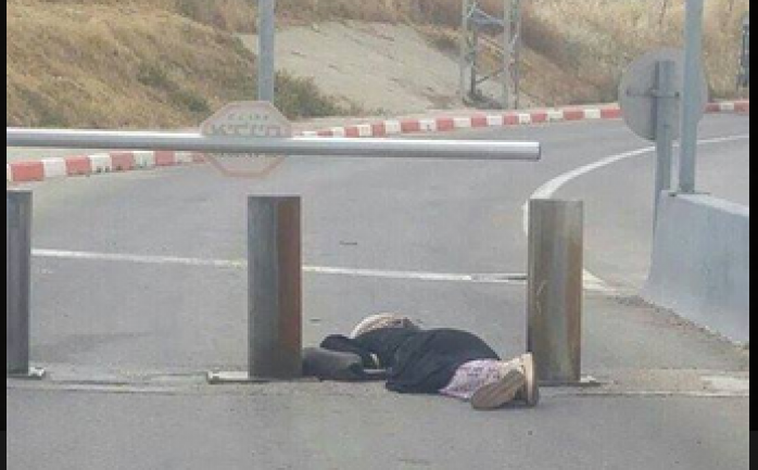 أصيبت فتاة فلسطينية اليوم الإثنين، بنيران جنود الاحتلال الإسرائيلي على حاجز قرية بدو الواقع شمال غرب مدينة القدس المحتلة.