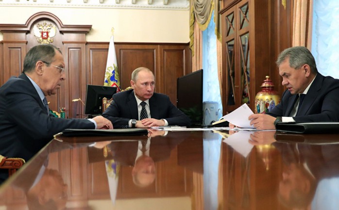 اعلن الرئيس الروسي فلاديمير بوتين عن التوصل إلى اتفاق لوقف العمليات القتالية في سوريا وبدء محادثات السلام.

