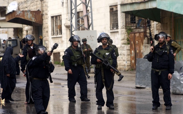 المفاوضات تهدف إلى تسليم السلطة الفلسطينية السيطرة الأمنية على المدن الواقعة في المناطق أ .