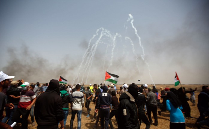 مواجهات بين الشبان وقوات الاحتلال في جمعة رفع علم فلسطين على حدود غزة