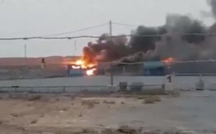 جانب من اشتعال النيران في معبر كرم أبو سالم