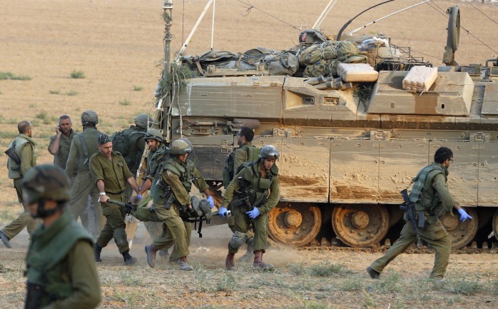 جيش الاحتلال ينقل مصابين خلال الحرب الأخيرة مع غزة