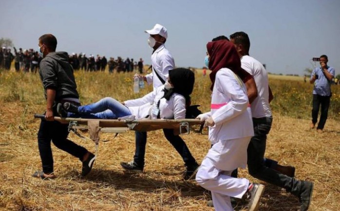 إصابة مسعفة في مسيرات العودة بغزة