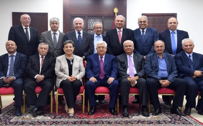 أعضاء اللجنة التنفيذية لمنظمة التحرير مع الرئيس