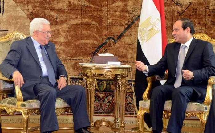 صورة أرشيفية للقاء سابق بين الرئيس محمود عباس والرئيس المصري عبد الفتاح السيسي