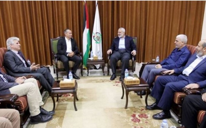 قيادة حماس مع ميلادينوف في غزة