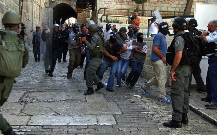 اعتداء قوات الاحتلال على مرابطي القدس