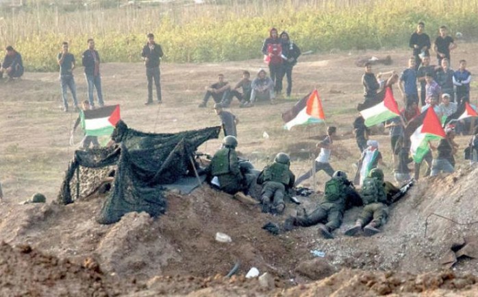خلال قيام قوات الاحتلال باستهداف المتظاهرين على حدود غزة
